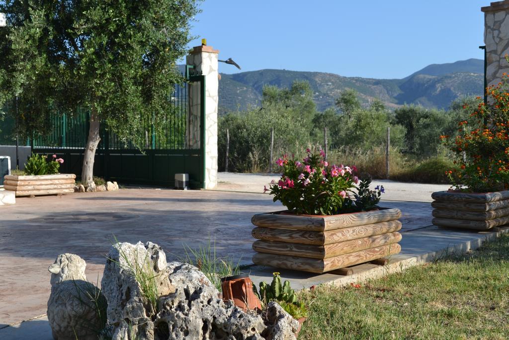 Agriturismo Antichi Ulivi Маттината Экстерьер фото