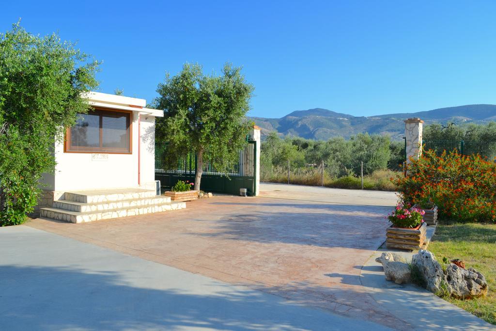 Agriturismo Antichi Ulivi Маттината Экстерьер фото